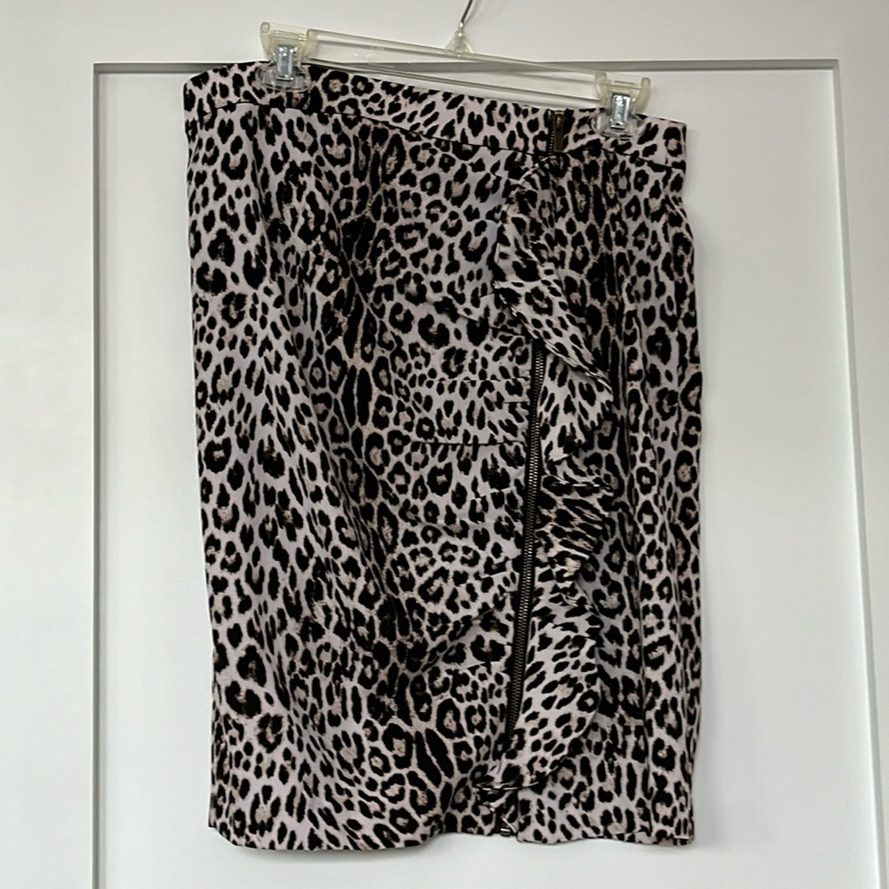 Leopard print skirt